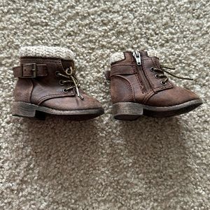 Brown infant boots size 2